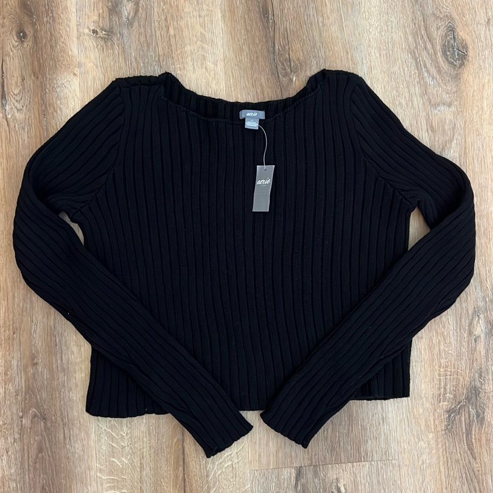 NWT Aerie Black Cropped Sweater